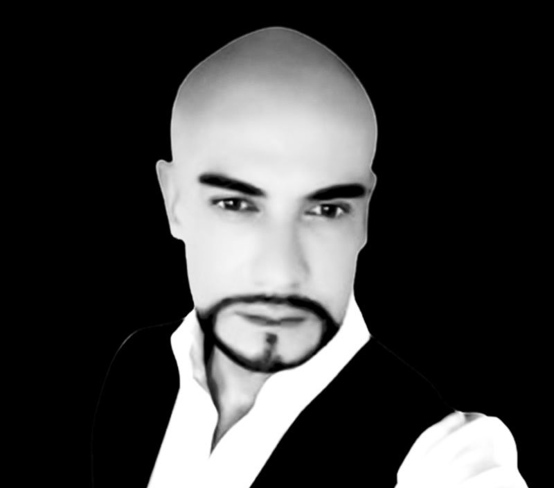 larys frogier portrait